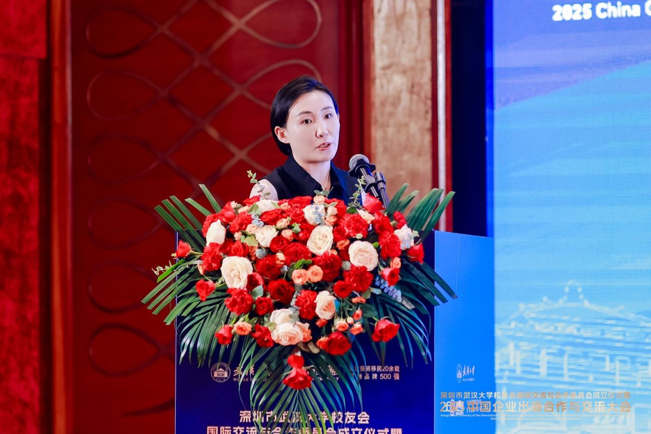 世贸通集团加拿大客服中心总经理张丹凤现场发言